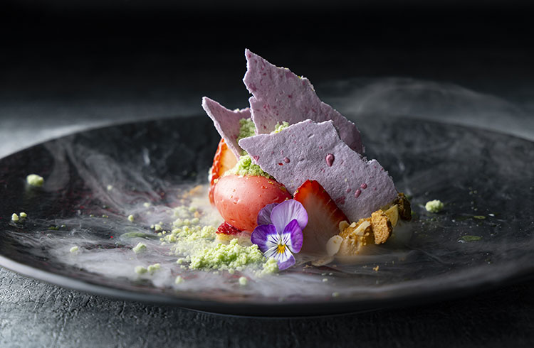 各レストランにて初夏の期間限定メニューを提供